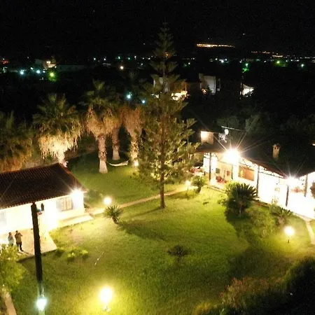 Villa Akrata בית נופש *
